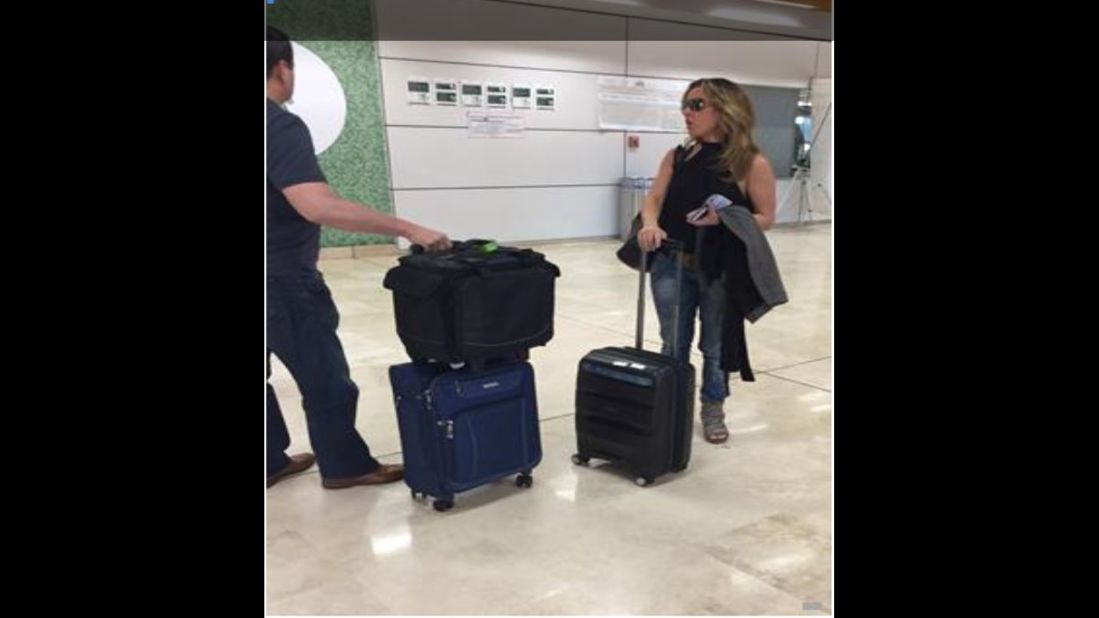 Kate del Castillo arrives at Guadalajara International Airport on September 25, 2015, from Los Angeles. (El Universal)