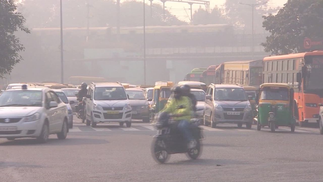 india new delhi pollution controls field pkg_00002112.jpg