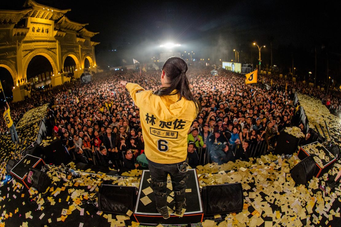 Rock star politician Freddy Lim addresses a campaign rally on December 26