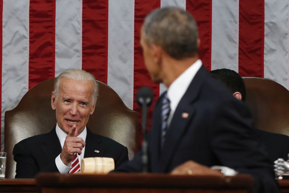 Biden points at Obama during the State of the Union.