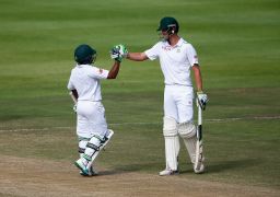 Temba Bavuma with his significantly taller batting partner Chris Morris during the second Test against England