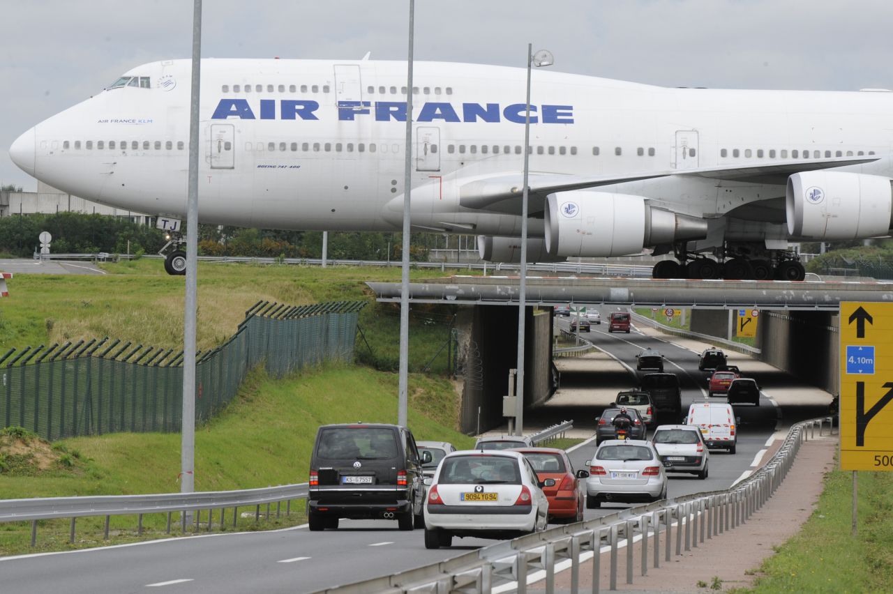 Paris' international airport slipped in the rankings as well, moving from the eighth spot to ninth. More than 65.8 million passengers passed through Paris Charles de Gaulle Airport in 2015, an increase of 3.1%. 