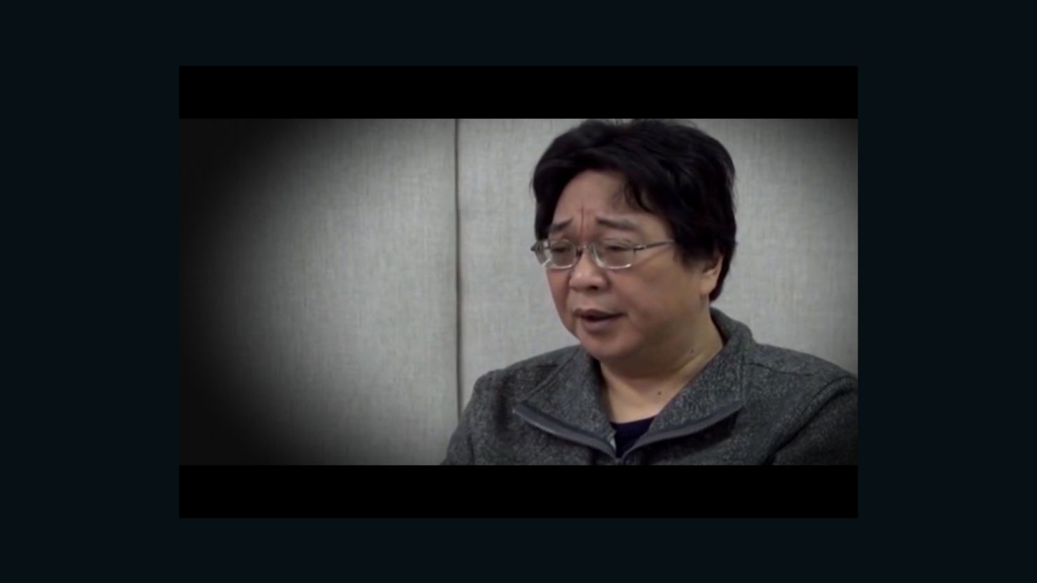 Hong Kong-based bookseller Gui Minhai appears on Chinese state television in 2016.