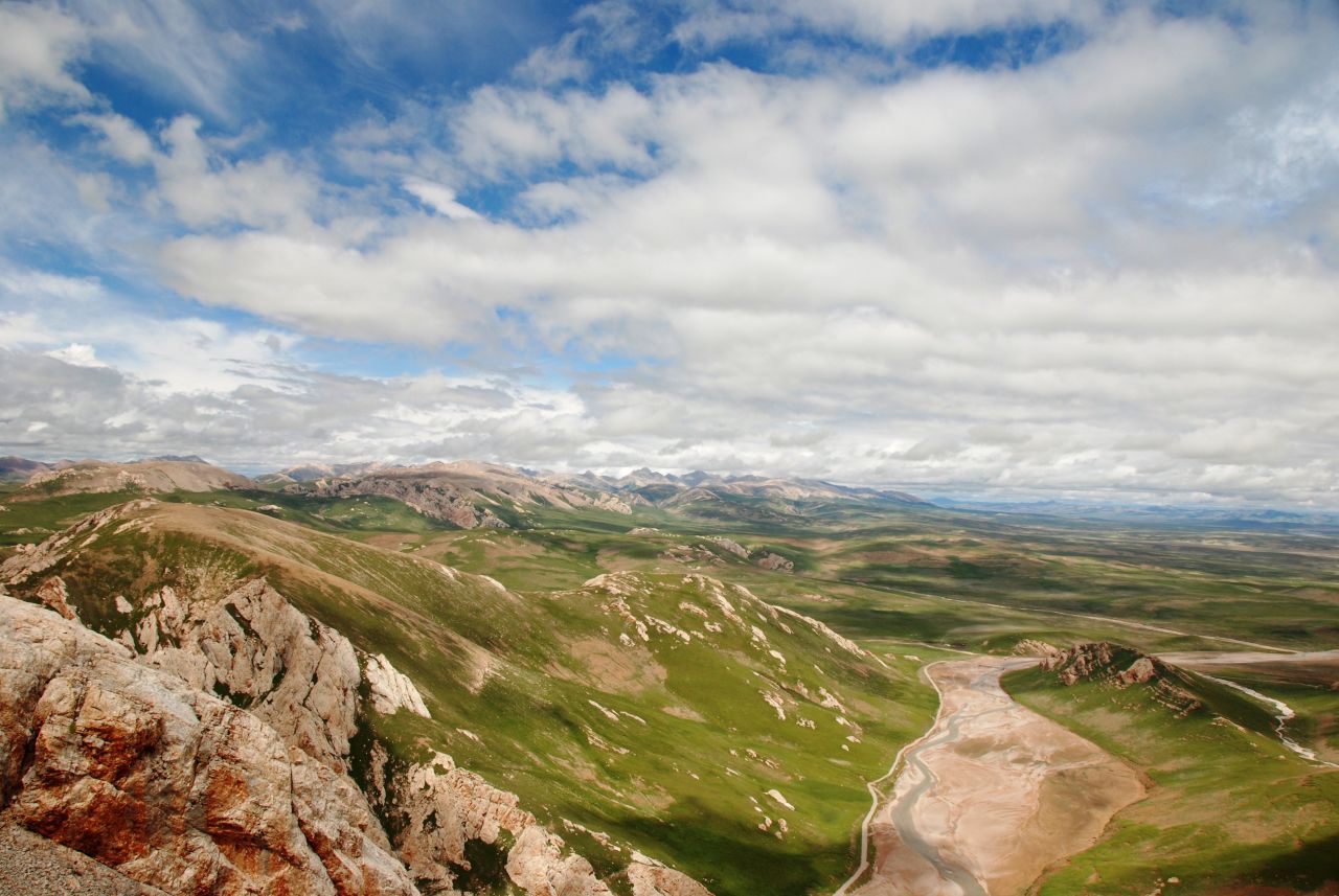 This valley in Suojia in Qinghai Province, China is typical snow leopard range. 
