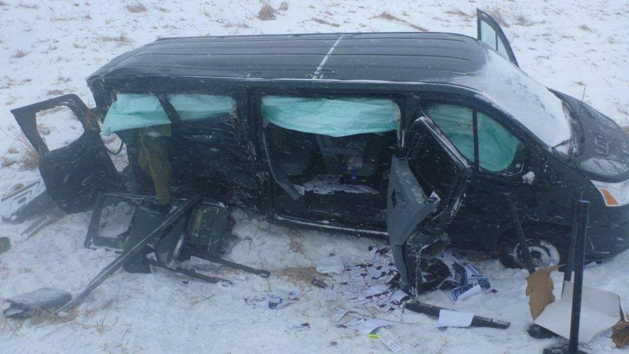 Carson staffers involved in car crash