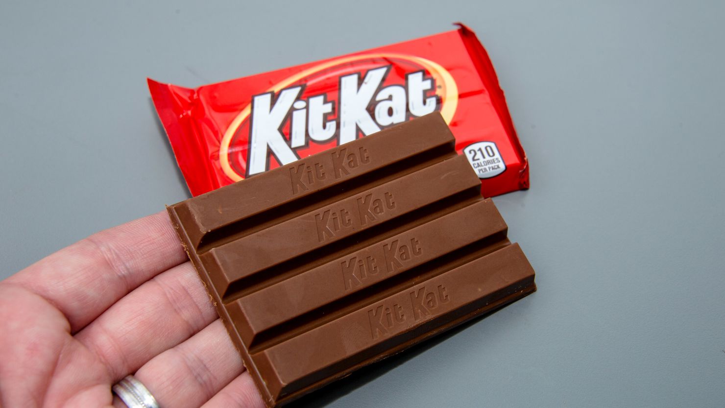 Nestle fails to trademark Kit Kat’s ‘four finger’ shape CNN Business