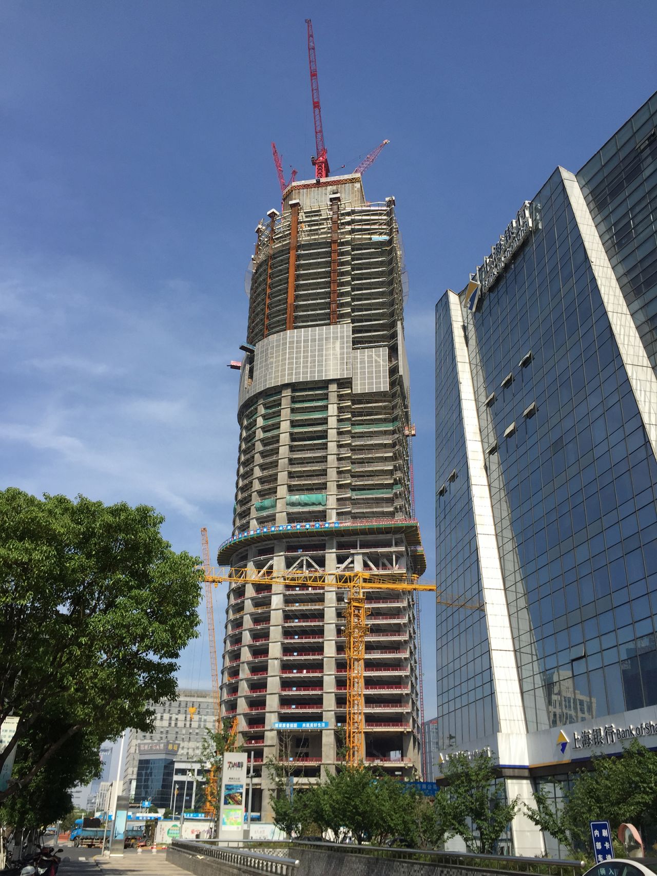 The Suzhou IFS is two meters shy of the Changsha tower.<br /><strong>Height: </strong>450 meters (1476 feet)<br /><strong>Architect:</strong> Kohn Pedersen Fox Associates
