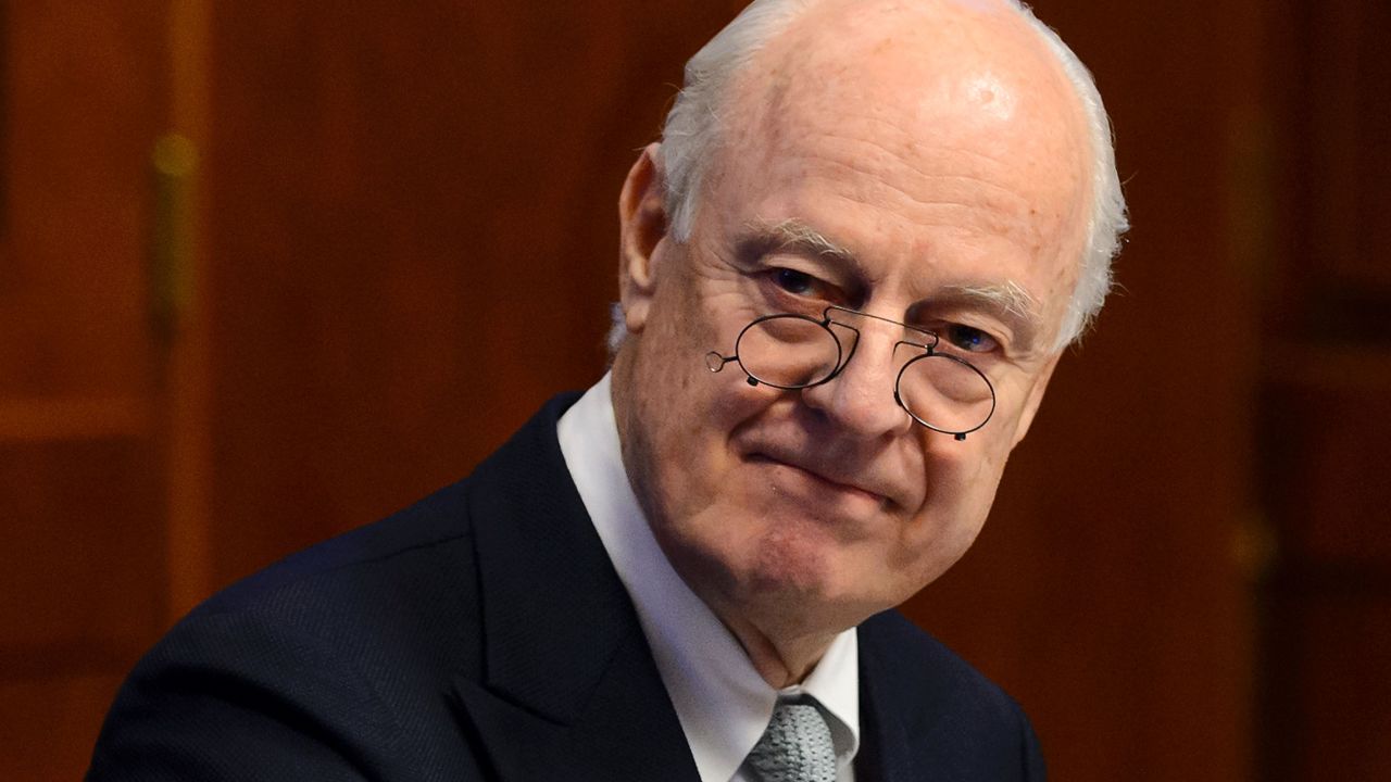 UN's top envoy to Syria, Staffan de Mistura, is urging Russia and the U.S. to revive  peace talks. 