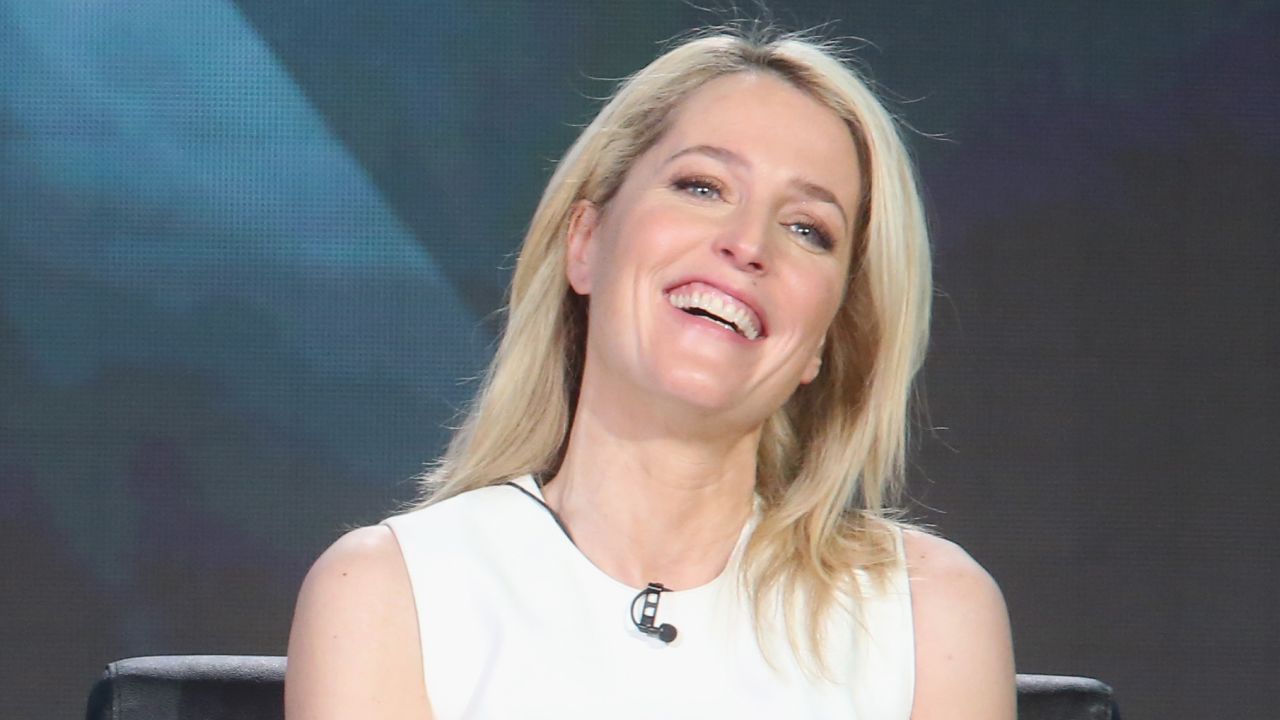 "The X-Files" star Gillian Anderson speaks out on Hollywood's gender gap in pay.
