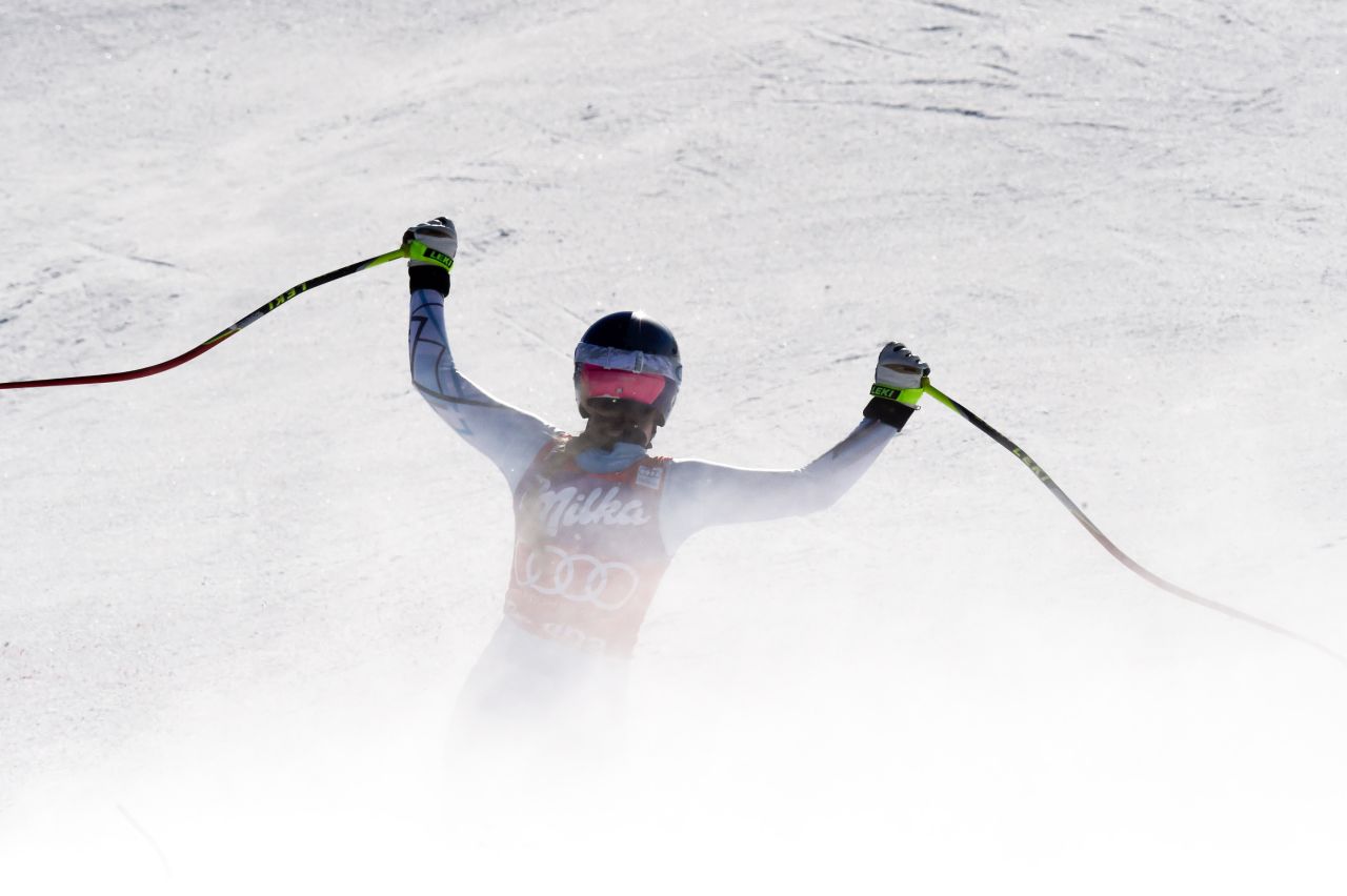 Vonn raises her arms after crossing the finish line at Cortina d'Ampezzo earlier in 2016.