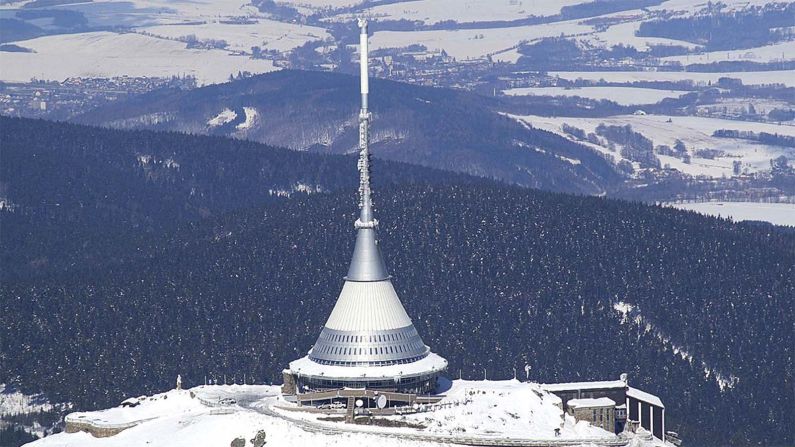 Built in the 1960s, <a href="index.php?page=&url=http%3A%2F%2Fwww.tripadvisor.com%2FHotel_Review-g274702-d277678-Reviews-Hotel_Jested-Liberec_Liberec_Region_Bohemia.html" target="_blank" target="_blank">Hotel Jested</a> looks more like something from a sci-fi movie than a place to spend the night.