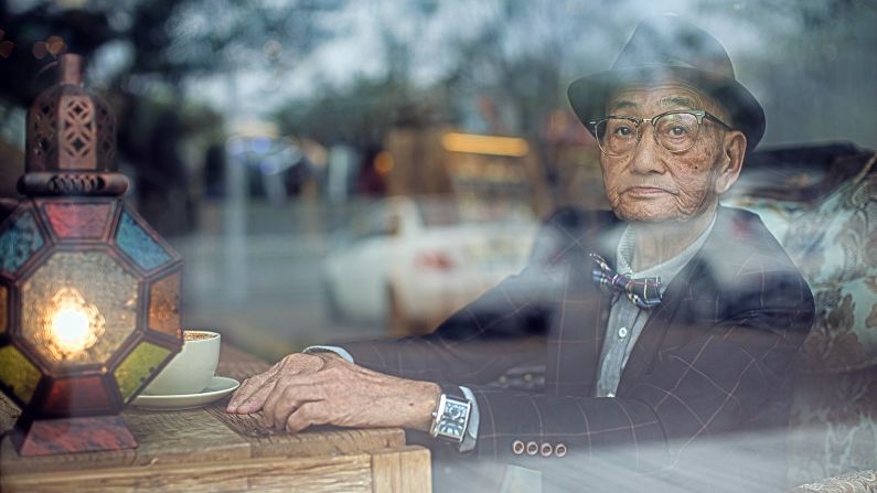 His grandson, Ding Guoliang, who prefers to be called Jesse, told CNN the photos were both a tribute to his grandpa, and a way to raise awareness about caring for the elderly.