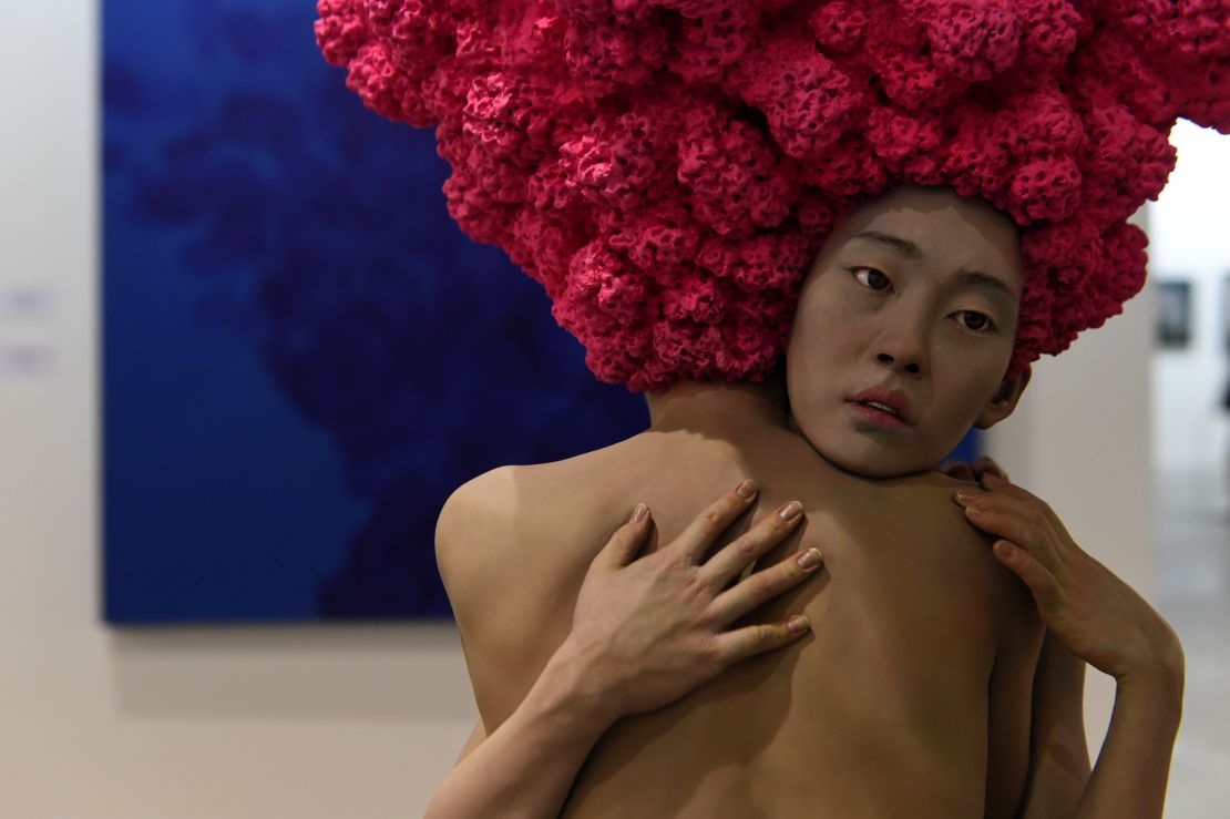 An art installation titled Dreamers by Xoonang Choi was displayed at Art Stage Singapore in January. The fair is a major showcase of modern Asian works. 