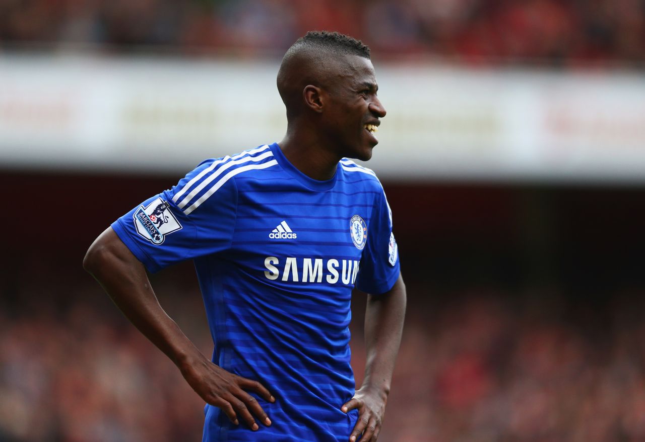 A former club-mate and compatriot of Oscar, Ramires was signed by Jiangsu Suning of the China Super League from Chelsea on January 27, 2016 for a reported initial fee of nearly $28 million.