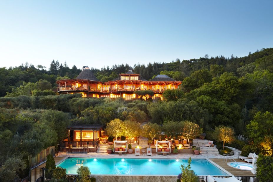 Located in California's Napa Valley, Auberge du Soleil helps visitors become one with wine country. Rooms with garden, hillside, valley or private garden views are available. The hotel is No. 10 on U.S. News & World Report's list of the top U.S. luxury hotels for 2016.