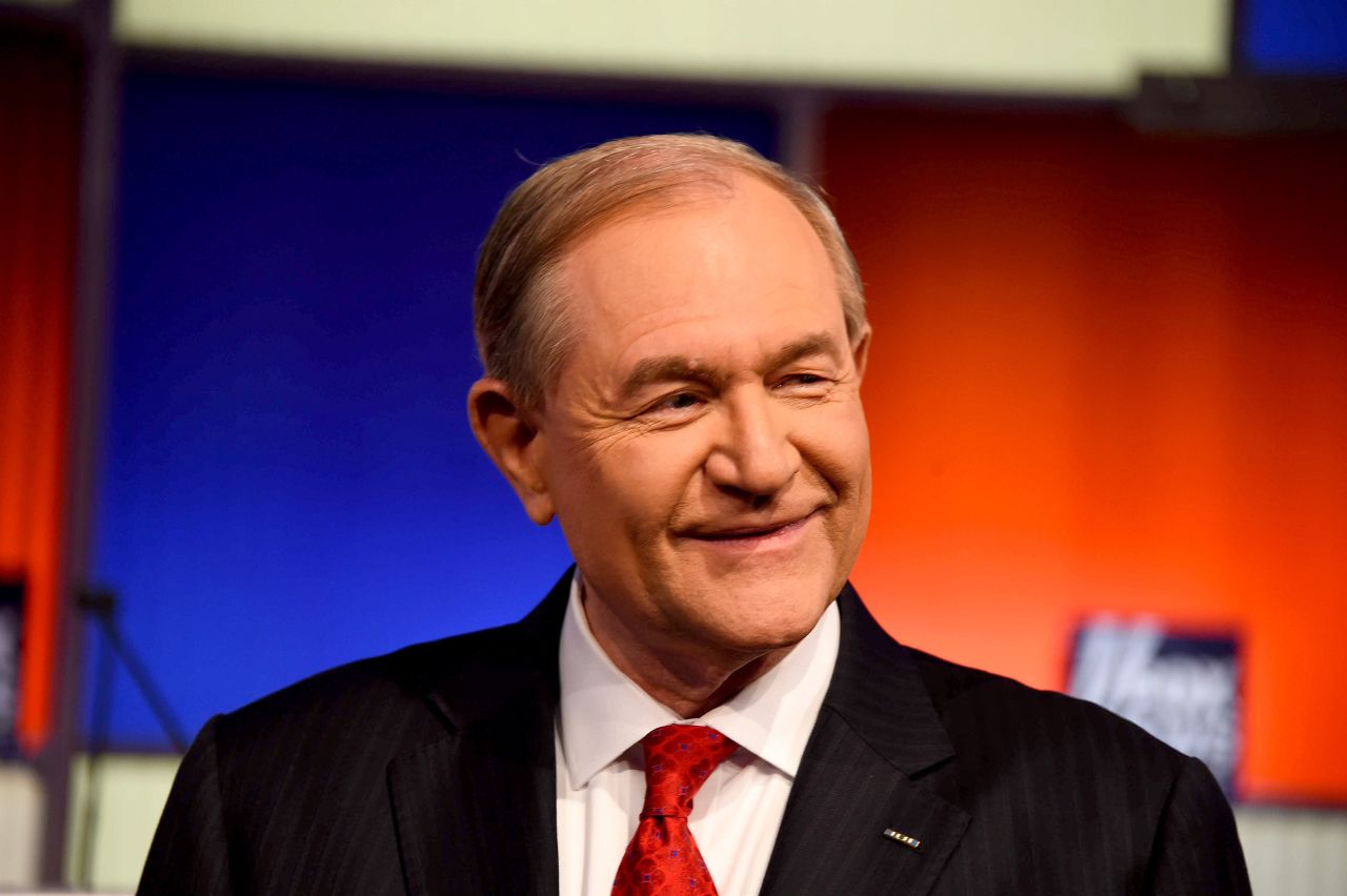 Jim Gilmore disagreed with Carly Fiorina that the political class in Washington is ruining the country; he added the media into the mix. "This media across the country is manipulating and framing and shaping this campaign," he said. "When I'm president it's going to change."