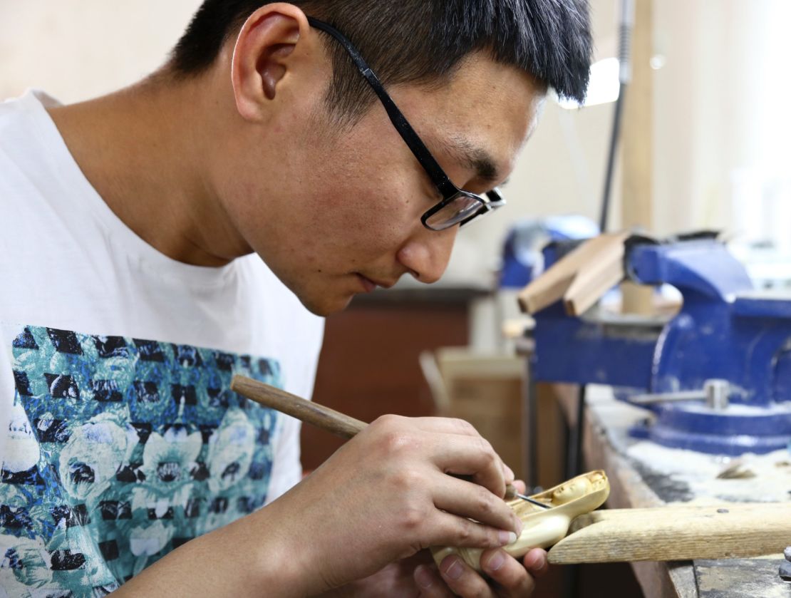 beijing ivory carvers 3