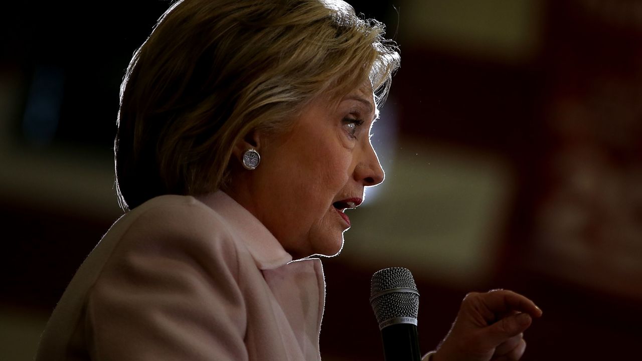 DES MOINES, IA - JANUARY 29:  Democratic presidential candidate Hillary Clinton speaks during a "get out the caucus" event at Grand View University on January 29, 2016 in Des Moines, Iowa.  (Photo by Justin Sullivan/Getty Images)
