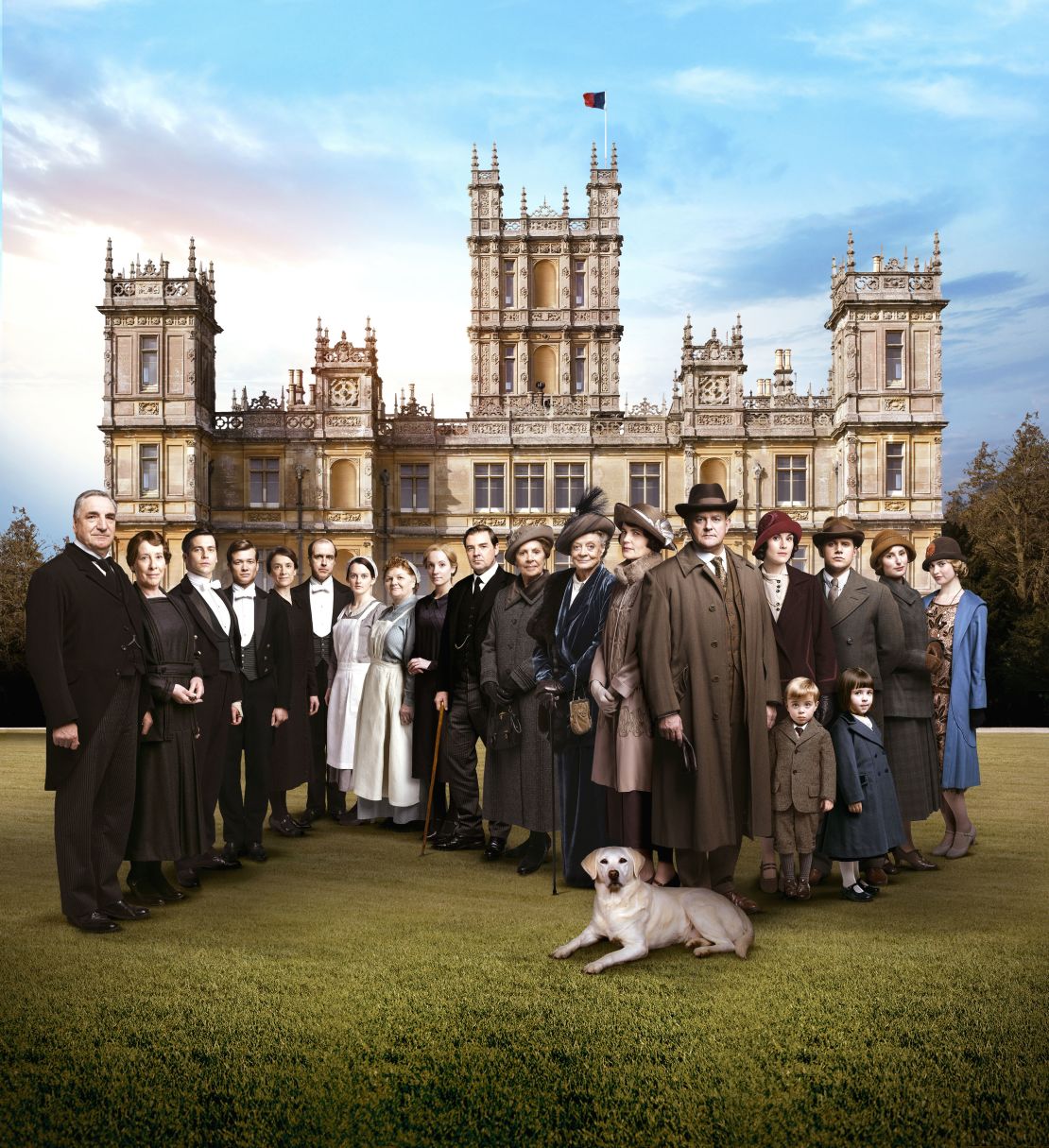 An image of the 'Downton Abbey' cast in Season 5 of the television series