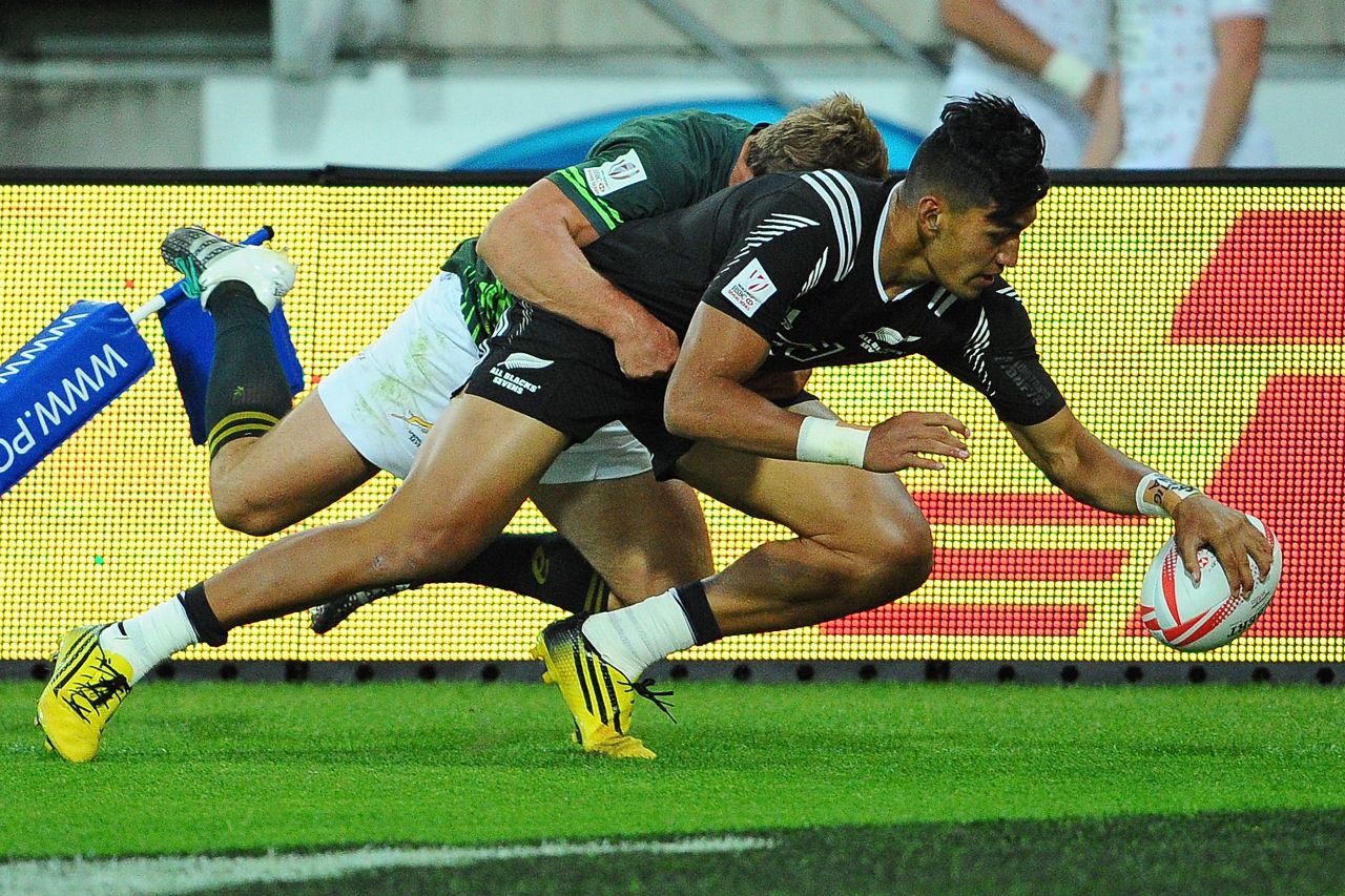 With Specman in the sin bin, Ioane's teenage brother Rieko took advantage to cross the line twice as the All Blacks closed to two points.