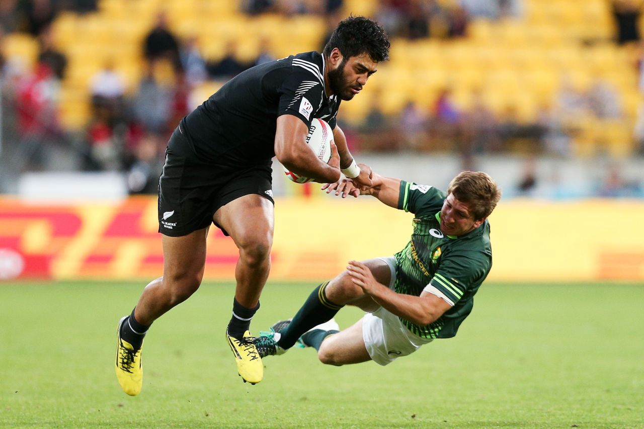 Akira Ioane, <a href="http://www.cnn.com/2014/03/26/sport/akira-ioane-new-zealand-rugby-sevens/" target="_blank">once heralded as "the next Jonah Lomu,"</a> kept New Zealand in the game with a touchdown of his own and superb try-saving tackle.  