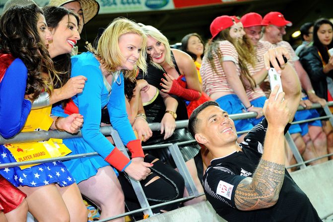 Fans from many of the 16 competing countries were out in force over the weekend to cheer on their side at this year's Wellington Sevens. New Zealand's Sonny Bill Williams delighted some spectators by taking a selfie following the All Blacks' <a href="index.php?page=&url=http%3A%2F%2Fedition.cnn.com%2F2016%2F01%2F31%2Fsport%2Fsonny-bill-williams-wellington-sevens-rugby%2Findex.html" target="_blank">dramatic last-gasp victory against South Africa.</a>