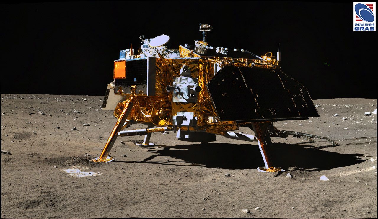 A shot of the Chang'e-3 lander taken by the jade rabbit's panoramic camera.