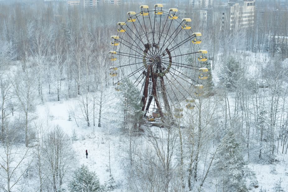 "I asked myself how I could capture the famous Pripyat ferris wheel from a new and original point of view. Luckily, my wish to have some snow was fulfilled, providing a dreamy ambiance that totally changed Pripyat," said De Rueda."Positioning myself on a rooftop next to the wheel, I finally captured the picture I was looking for."