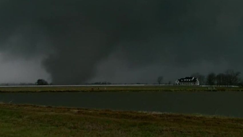 raw tornado Alabama touches down_00002402.jpg