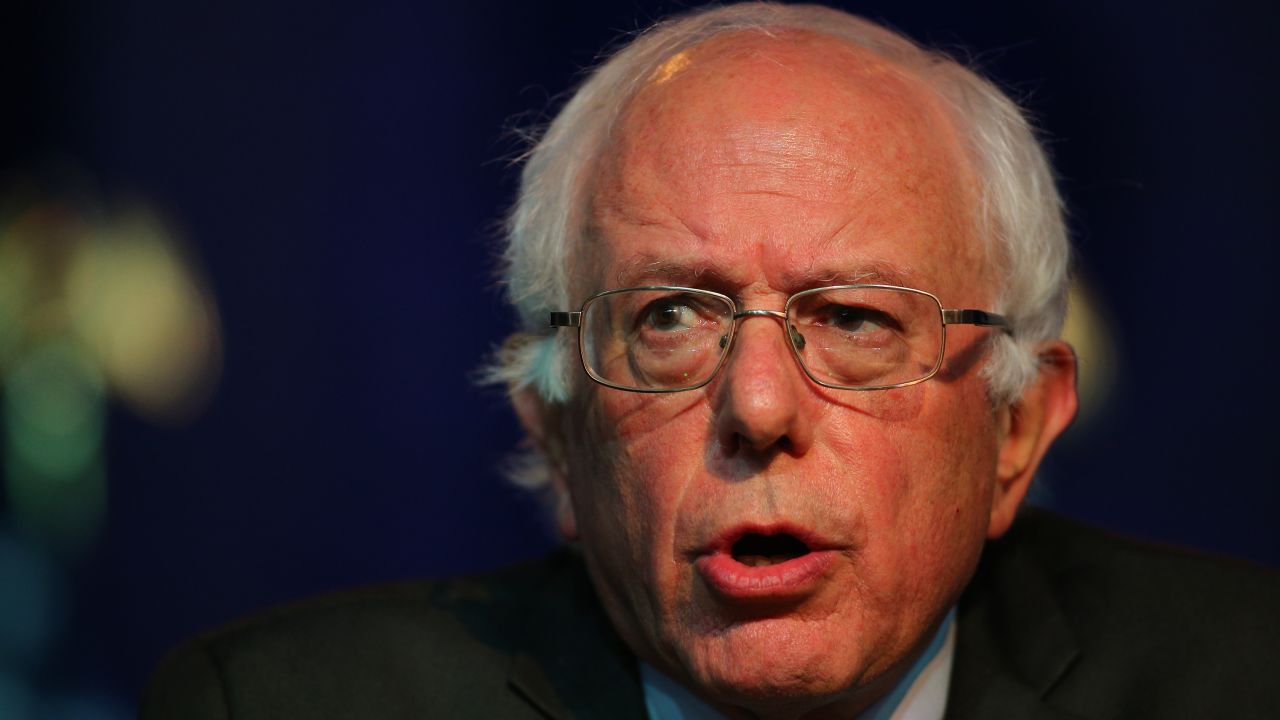 MINNEAPOLIS, MN - AUGUST 28:  Democratic Presidential candidate  U.S. Sen. Bernie Sanders (I-VT)  speaks at the Democratic National Committee summer meeting on August 28, 2015 in Minneapolis, Minnesota.  Most of the Democratic Presidential candidates including Sanders , Hillary Clinton, Martin O'Malley and Lincoln Chafee are attending at the event. (Photo by Adam Bettcher/Getty Images)