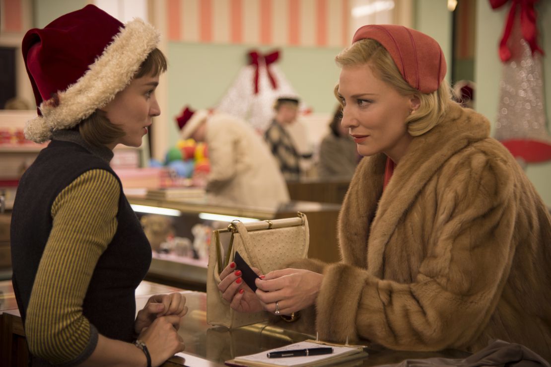 Therese (Roony Mara) and Carol (Cate Blanchett) meet.