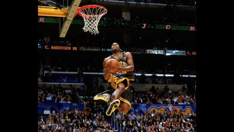 <strong>Fred Jones (2004):</strong> Missed dunks doomed this contest's place in history, with Richardson and Jones both faltering in the finals. Ultimately, Jones' one completed dunk was enough to top Richardson's one dunk and prevent the contest's first-ever "threepeat."