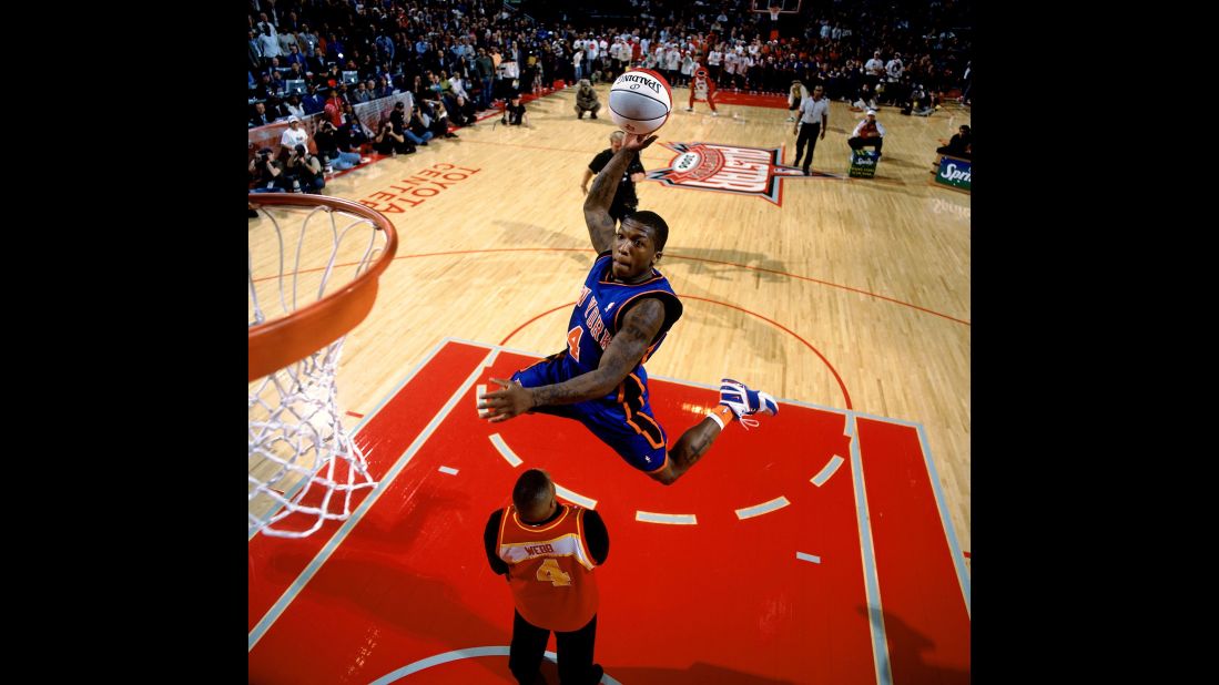<strong>Nate Robinson (2006):</strong> It was shades of Spud Webb as 5-foot-9 Nate Robinson brought the dunk contest back to the little guys. In fact, Robinson jumped over Webb himself to earn a perfect 50.