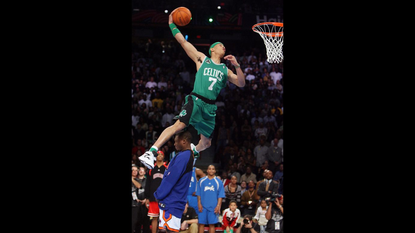 <strong>Gerald Green (2007):</strong> Green, a member of the Boston Celtics, jumped over Robinson on his way to dethroning the defending champion. And he did it in Dee Brown style, wearing the Celtics jersey of the 1991 champ as well as some Reebok Pumps. Later in the competition, Green also jumped over a table.