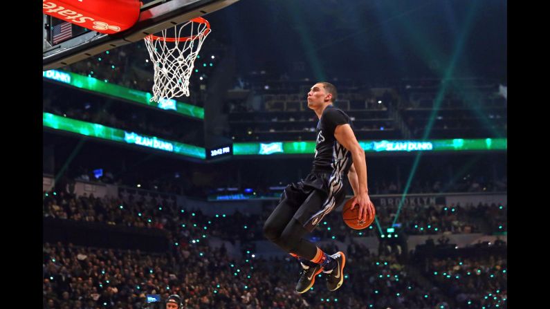 <strong>Zach LaVine (2015):</strong> The Timberwolves rookie blew away the field, grabbing the crowd from the start with two perfect 50s. The second of those was this behind-the-back dunk. "He was born for this contest," Kenny Smith said during the broadcast.
