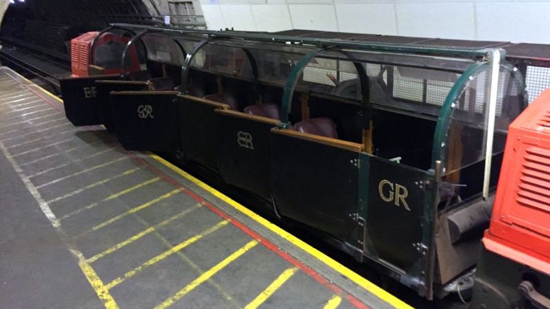 Although the service was abandoned, mail workers still hosted occasional visitors, giving them rides in converted carriages.