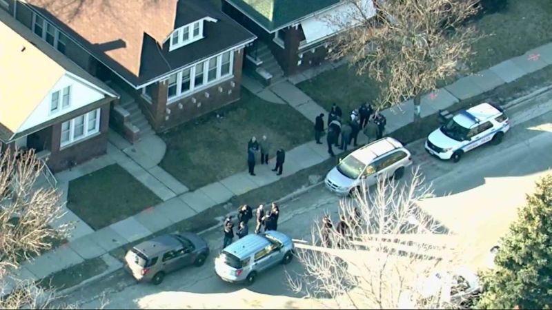 6 people found dead in Chicago home