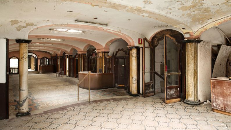 Built a century ago, the Albergo gradually fell out of use over the years as it was outpaced by modern sanitation standards. It's still there, though, hidden behind a rusted door in a Milan metro station. 