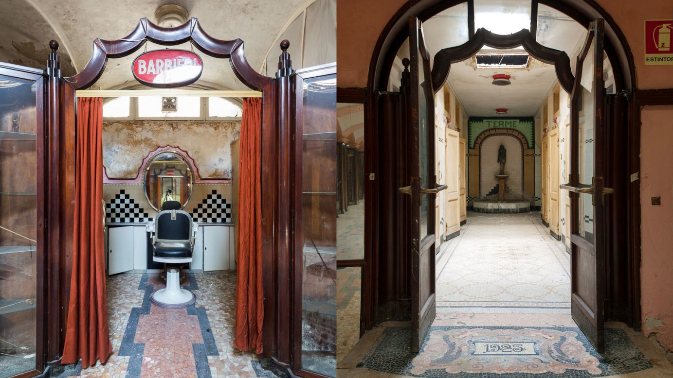 Visitors can still see the 30 public "day baths" and pools, the barber shops, travel agencies, beauticians, post offices, bank, currency exchange stands and public telephones.