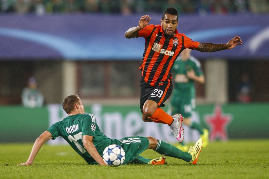 In the wake of heavy spending throughout the transfer window, Jiangsu Suning FC agreed a landmark deal for Brazilian trickster, Alex Teixeira. The former Shakhtar Donetsk man cost just shy of $56 million.<br />