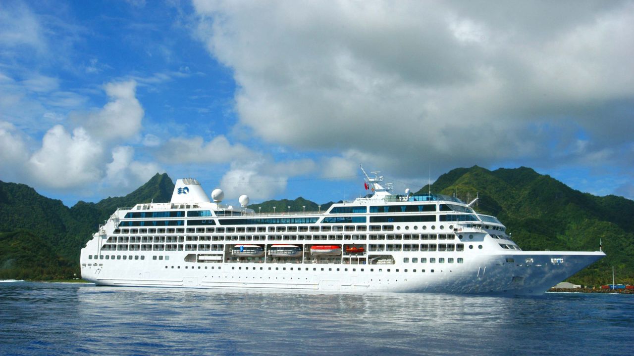 The Pacific Princess won for "best entertainment" in the small ship category. 