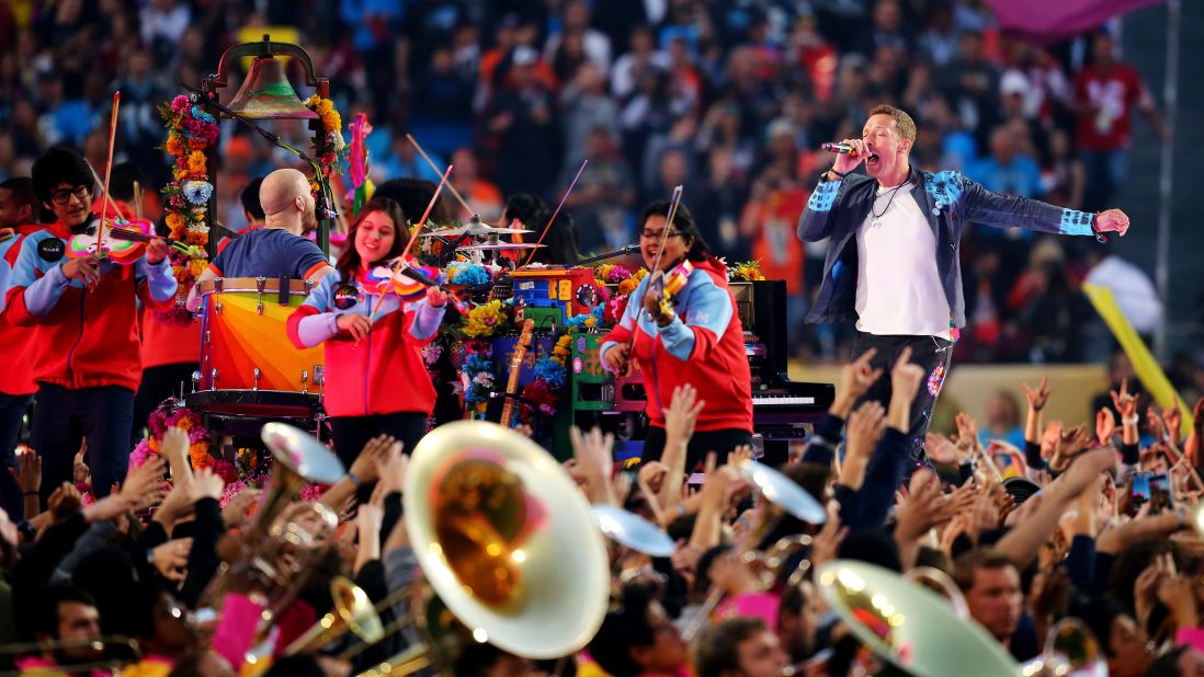 Coldplay kicks off the halftime show with help from some young musicians.