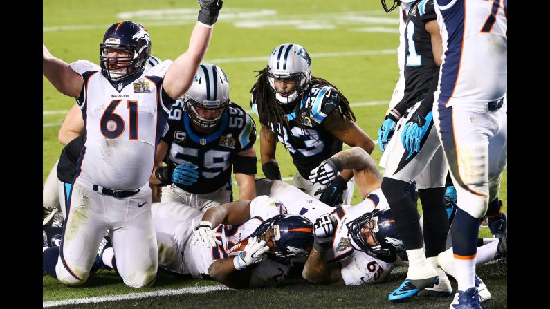 Anderson scores a 2-yard touchdown that basically clinched the game late in the fourth quarter.