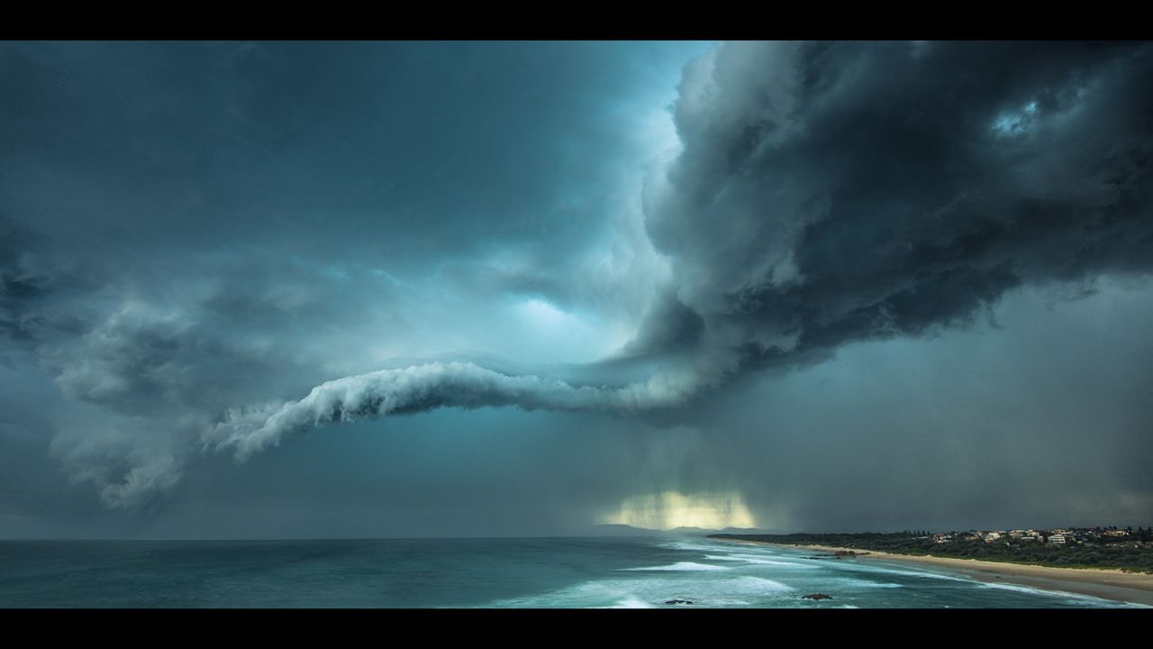 "The leading edge of a thunderstorm shot at Tacking Point, Port Macquarie in Australia. This was the most spectacular cloud formation I've seen firsthand." -- <a href="https://www.facebook.com/Will-Eades-Photography-281100382077919?_rdr=p" target="_blank" target="_blank">William Eades</a>, Australia