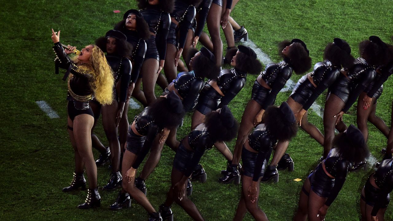 SANTA CLARA, CA - FEBRUARY 07:  Beyonce performs during the Pepsi Super Bowl 50 Halftime Show at Levi's Stadium on February 7, 2016 in Santa Clara, California.  (Photo by Harry How/Getty Images)