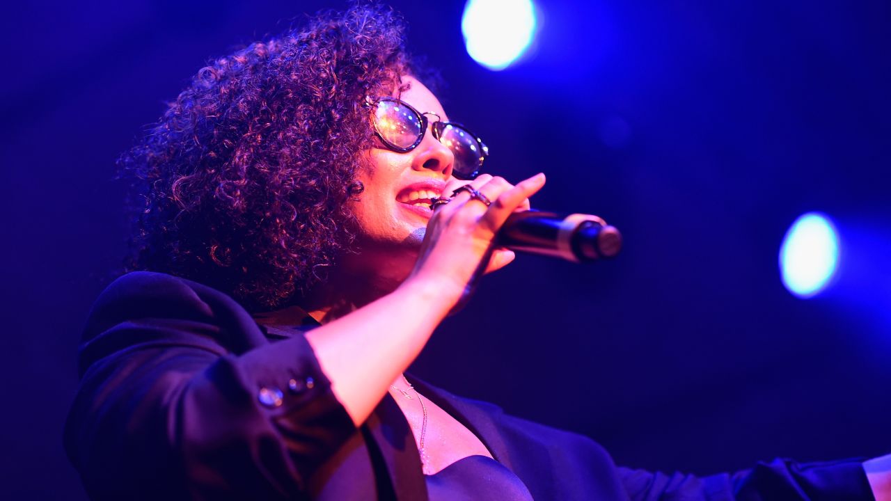 After signing with Clive Davis, <strong>Alicia Keys</strong> raked in five Grammys in 2002 with her debut album "Songs In A Minor." In addition to best new artist, she also won song of the year for "Fallin'." She won four additional Grammys in 2005. Four of her five albums have hit No. 1. Keys has been married to Swizz Beatz since 2010.