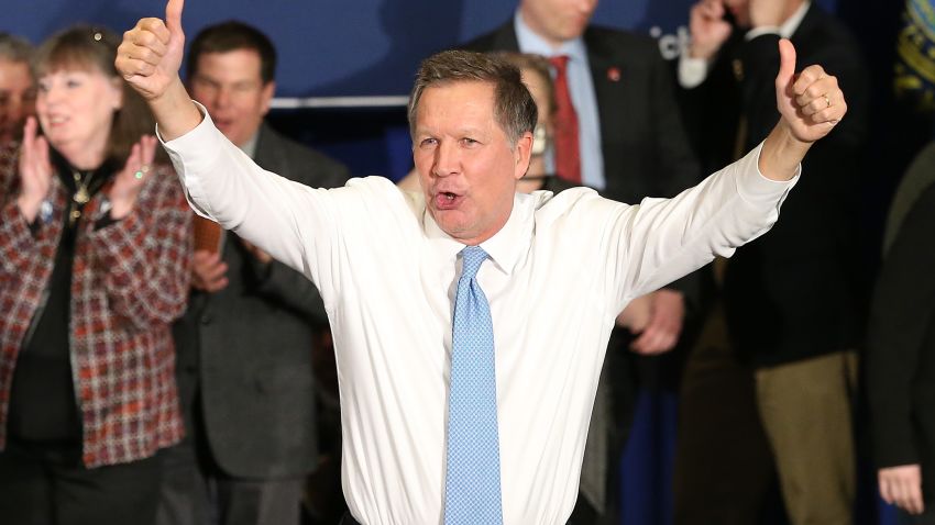 Republican presidential candidate Ohio Governor John Kasich waves to the crowd after speaking at a campaign gathering with supporters upon placing second place in the New Hampshire republican primary on February 9, 2016 in Concord, New Hampshire.