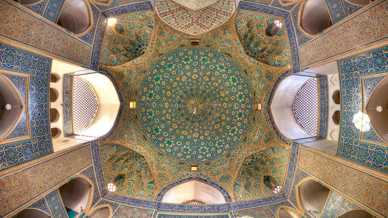 "When I entered the mosque I was amazed by the fantastic artwork in its ceiling," says Ganji. "It got my attention and when I saw that view, I wanted to photograph it."
