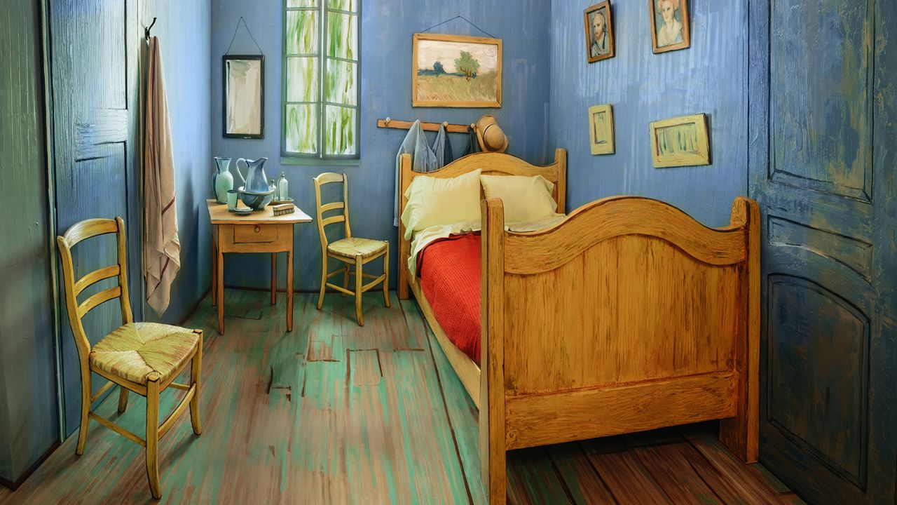 Ever wanted to climb into a painting? The Art Institute of Chicago has recreated the bedroom featured in Vincent Van Gogh's famous paintings, and it's for rent on Airbnb.