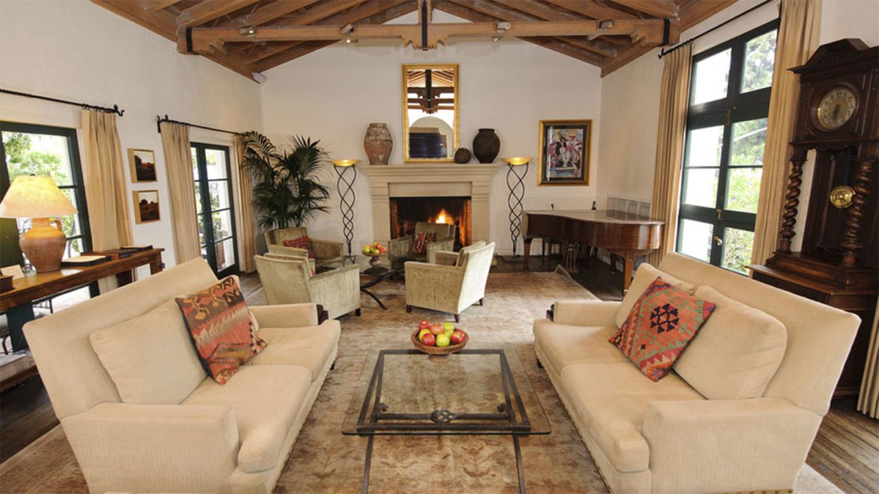 This adorable property in Carmel-by-the-Sea, California, is pet-friendly and features a gorgeous garden courtyard and quaint (but cozy) guestrooms.